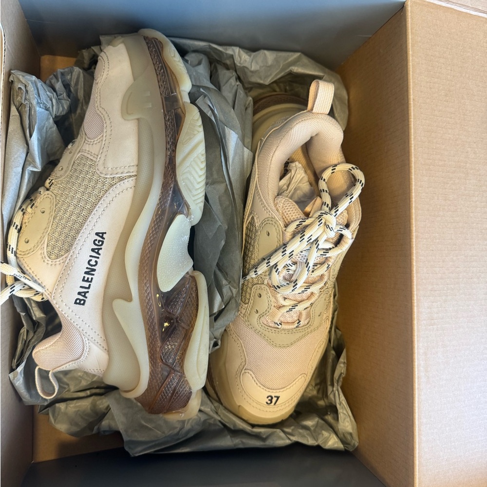 Balenciaga Cream and Tan Sneakers - Picture 4 of 14